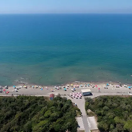 Chalet In With Private Baia Domizia